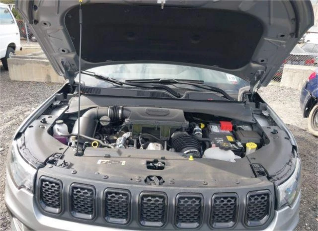 Jeep Compass, снимка 11 - Автомобили и джипове - 48224367