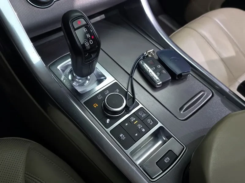 Land Rover Range Rover Sport 3.0, снимка 9 - Автомобили и джипове - 54500091