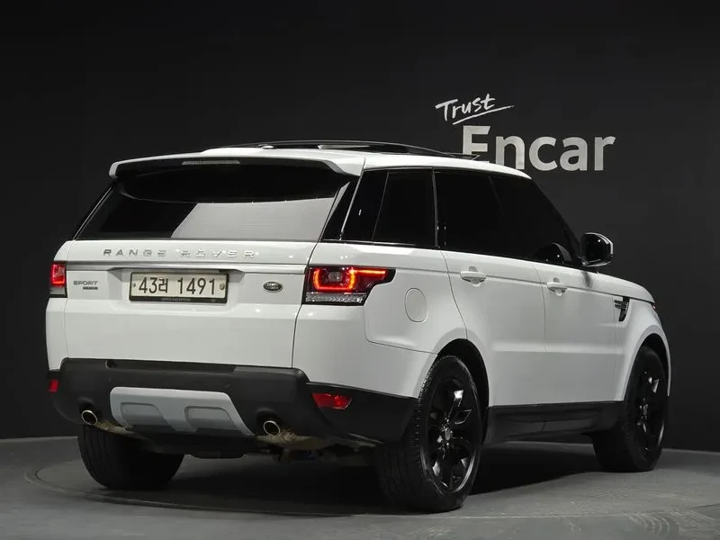 Land Rover Range Rover Sport 3.0, снимка 2 - Автомобили и джипове - 54500091