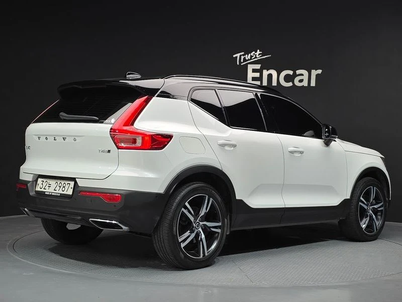 Volvo XC40 T4 R-Design| 190к.с.| ВКЛ.ТЕХНОТЕСТ, снимка 2 - Автомобили и джипове - 55222884