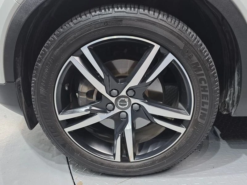 Volvo XC40 T4 R-Design| 190к.с.| ВКЛ.ТЕХНОТЕСТ, снимка 5 - Автомобили и джипове - 55222884