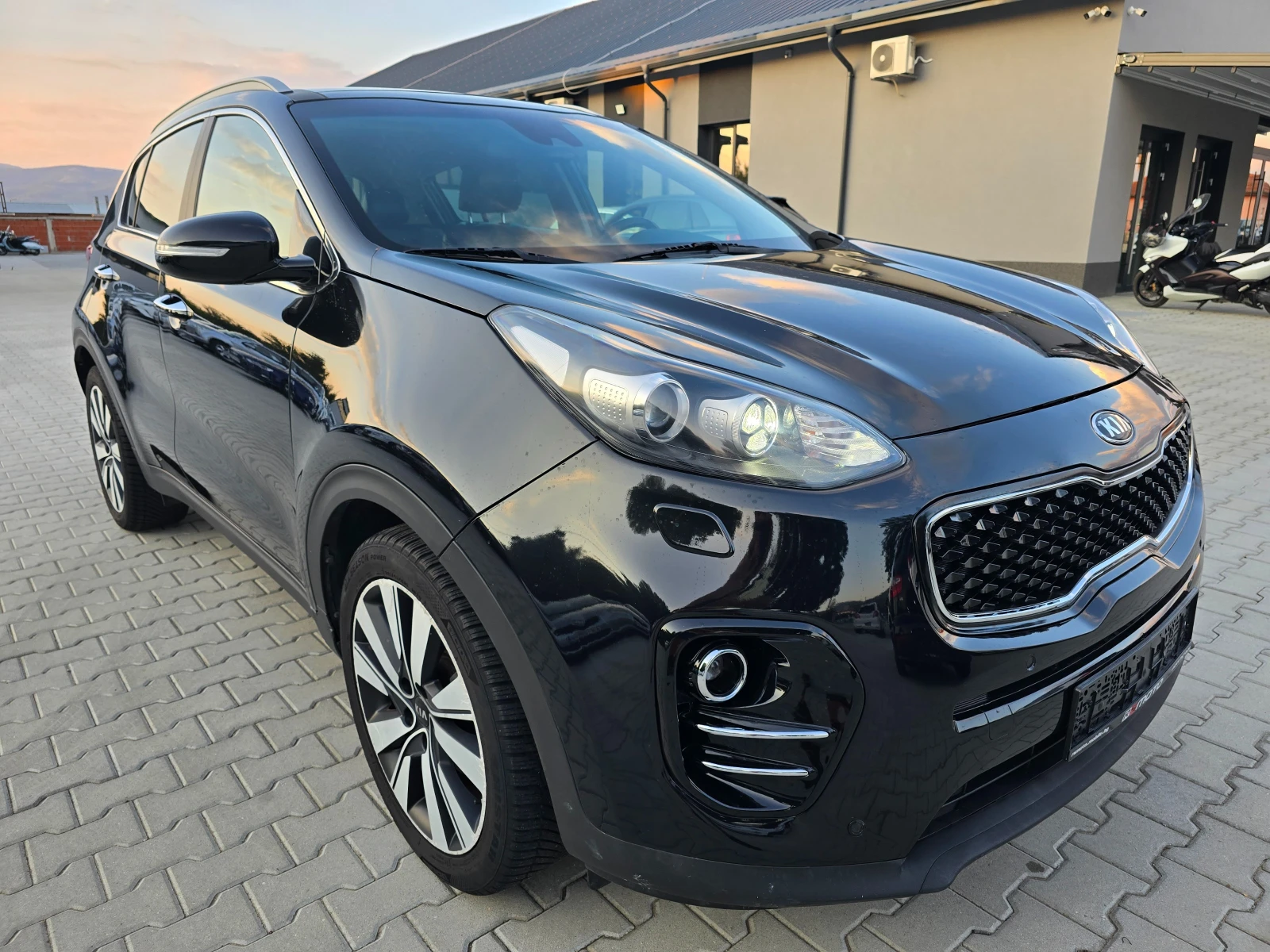 Kia Sportage 1.7 CRDI, Premium, Панорама, Камера, Кожа! - изображение 2