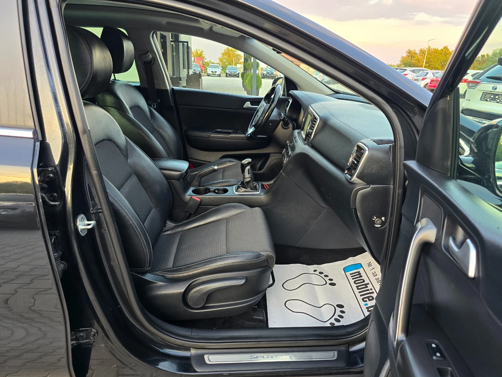 Kia Sportage 1.7 CRDI, Premium, Панорама, Камера, Кожа! - изображение 10