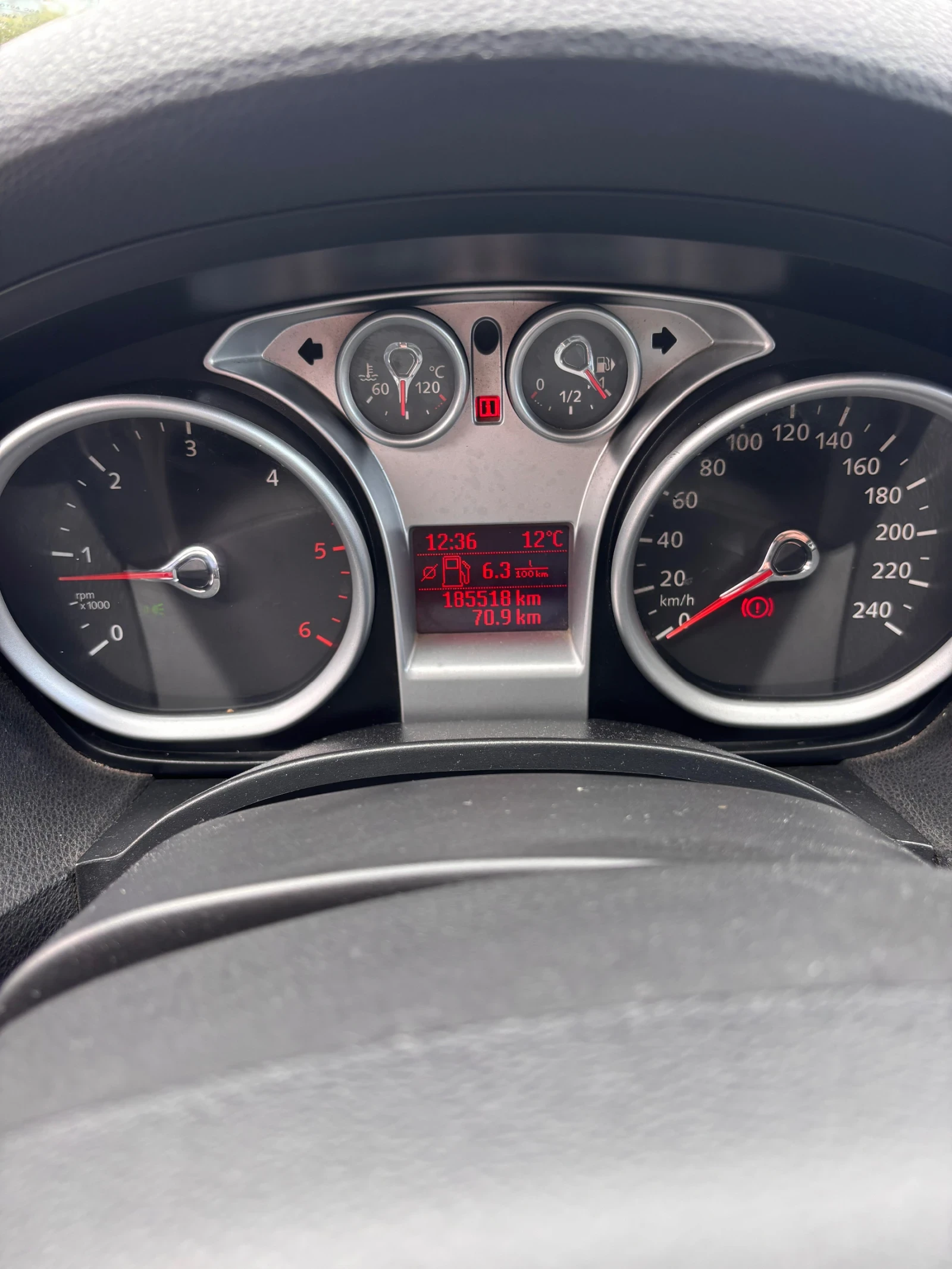 Ford Kuga 2.0TDCI* 140к.с* Подгрев* Навигация* LED, снимка 12 - Автомобили и джипове - 54080282