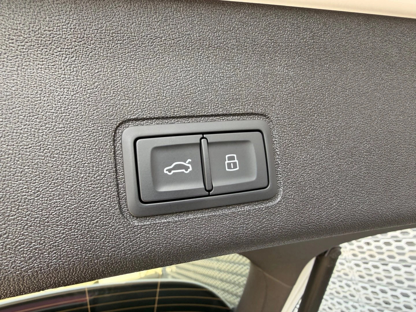 Audi Q3, снимка 15 - Автомобили и джипове - 54750995
