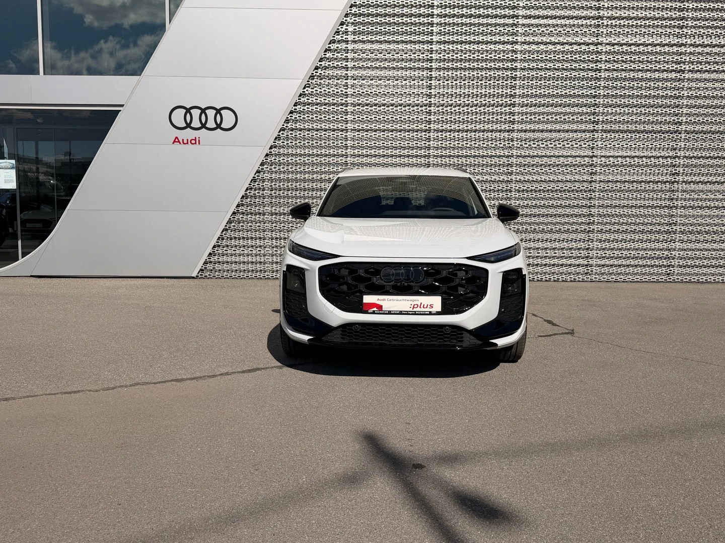 Audi Q3, снимка 2 - Автомобили и джипове - 54750995