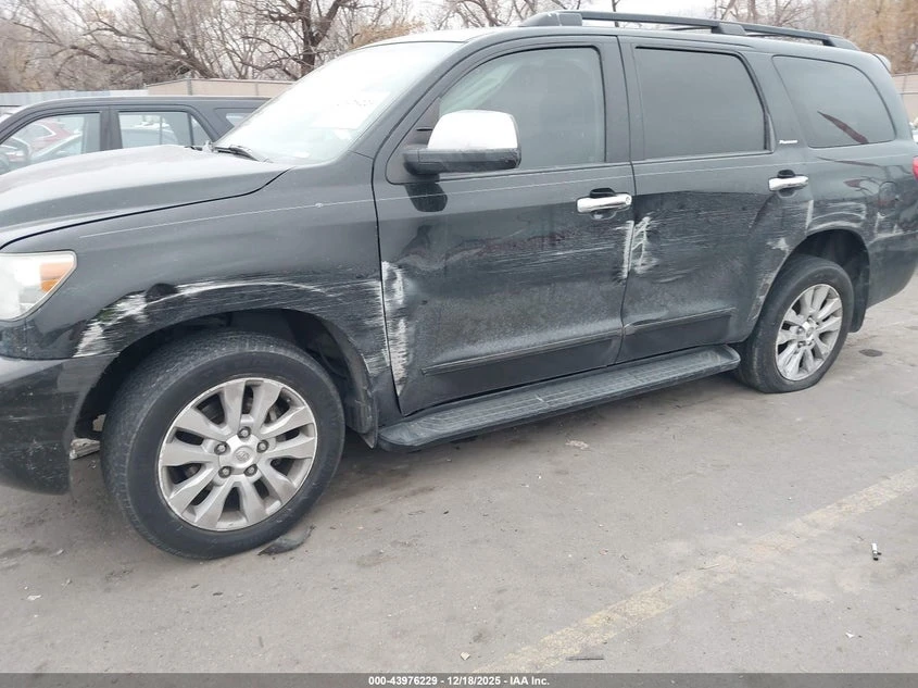 Toyota Sequoia PLATINUM * 5.7 * CARFAX * , снимка 4 - Автомобили и джипове - 54260558