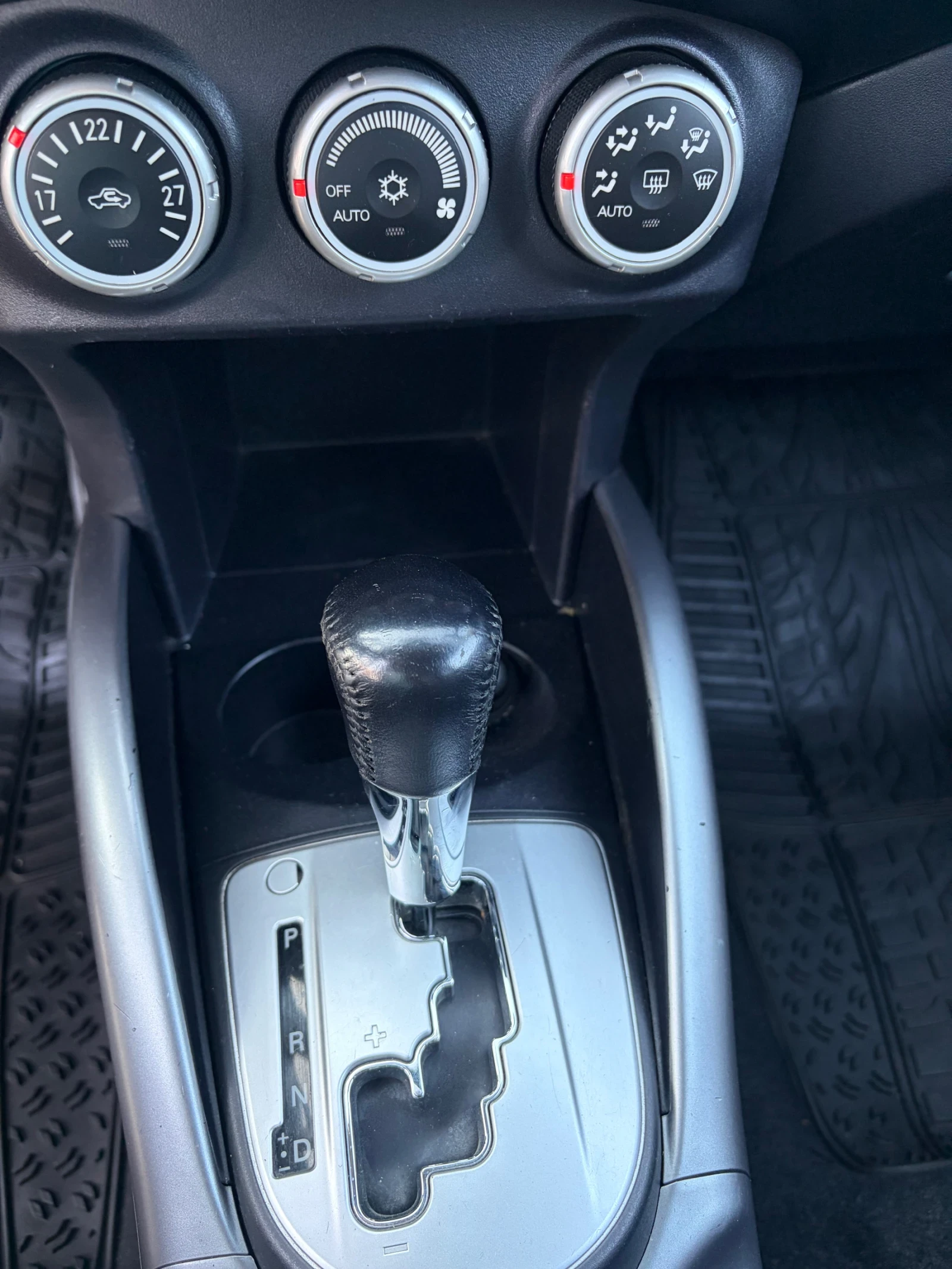 Mitsubishi Outlander Реални км, снимка 6 - Автомобили и джипове - 55108378