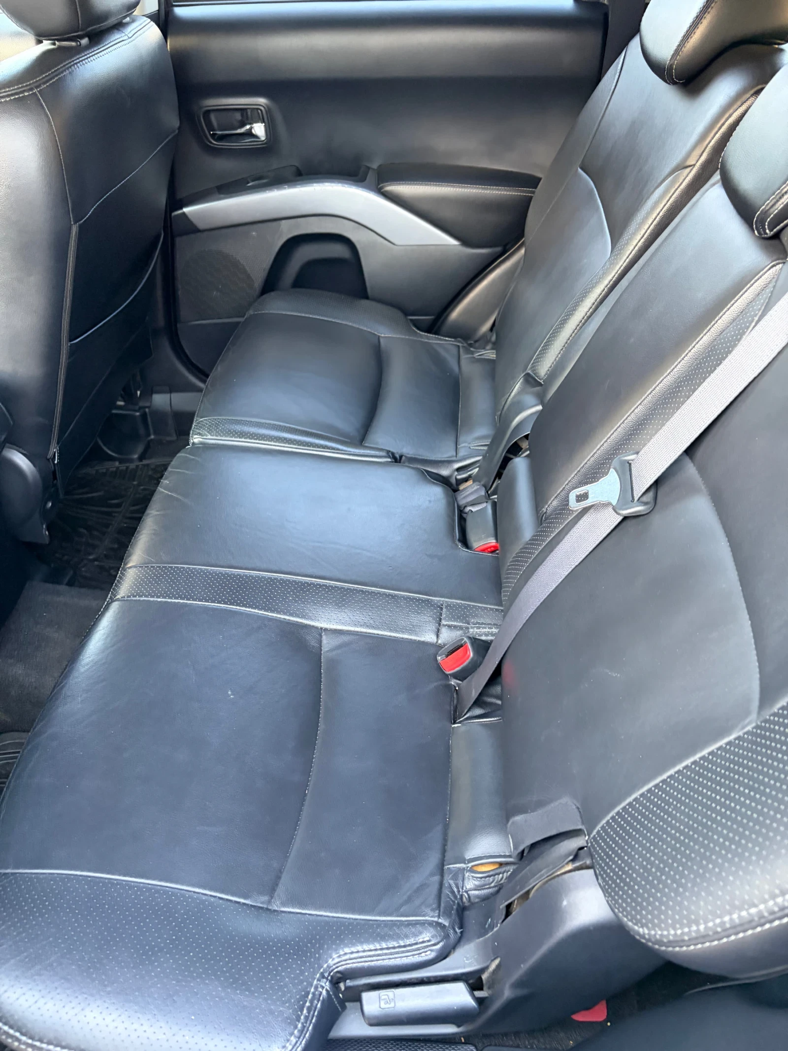 Mitsubishi Outlander Реални км, снимка 9 - Автомобили и джипове - 55108378
