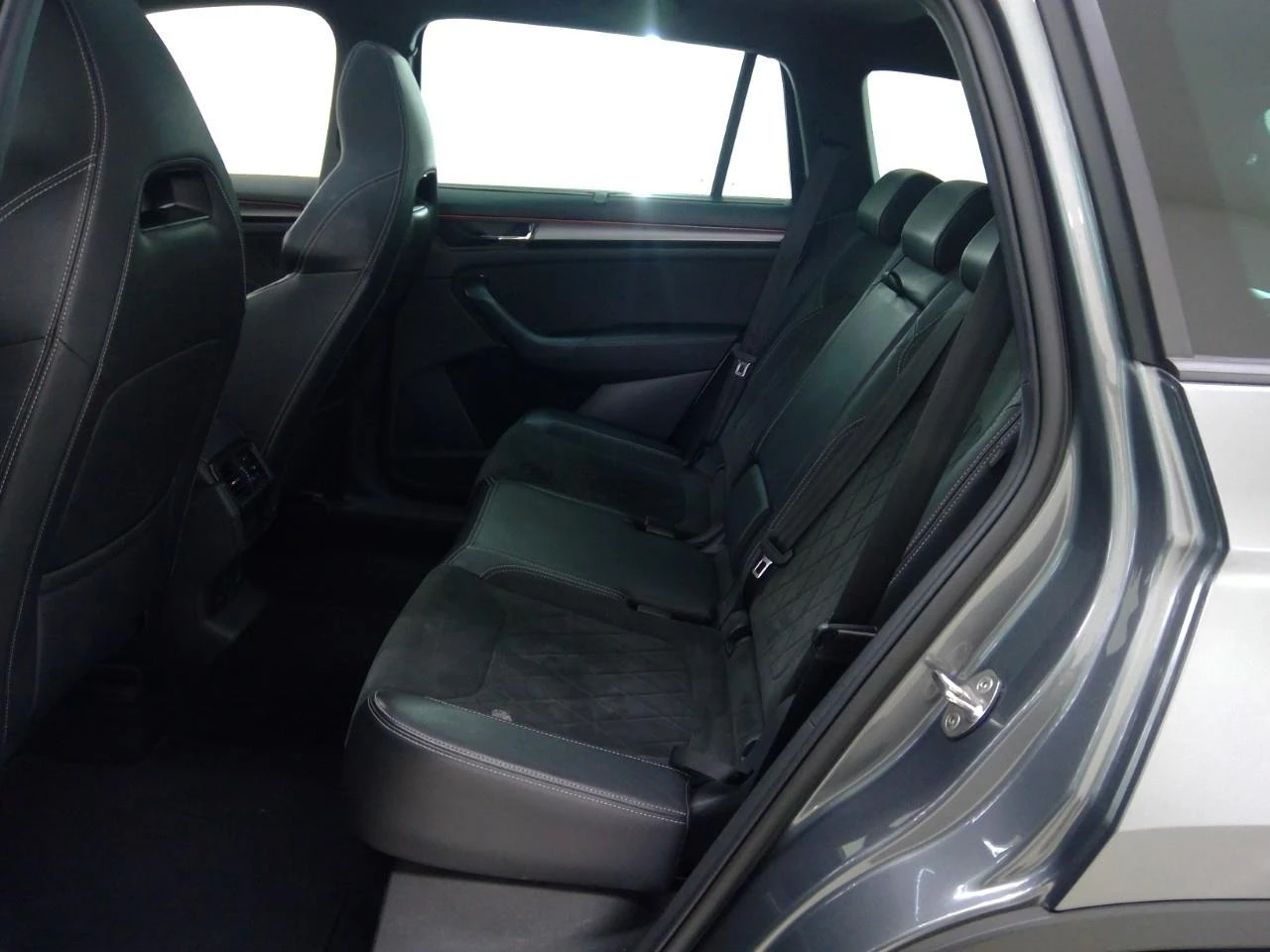 Skoda Kodiaq 1.5 TSI Sportline, снимка 7 - Автомобили и джипове - 55540022