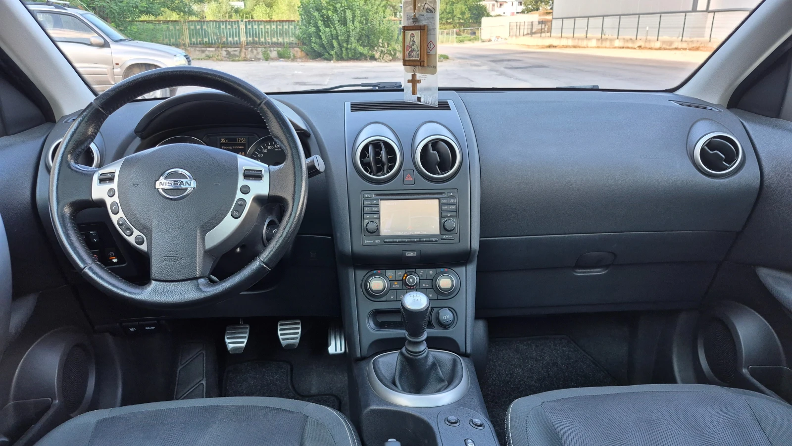 Nissan Qashqai  1.6dci 131kc FACELIFT NAVI KAMERA 360 PANORAMA, снимка 12 - Автомобили и джипове - 55729246
