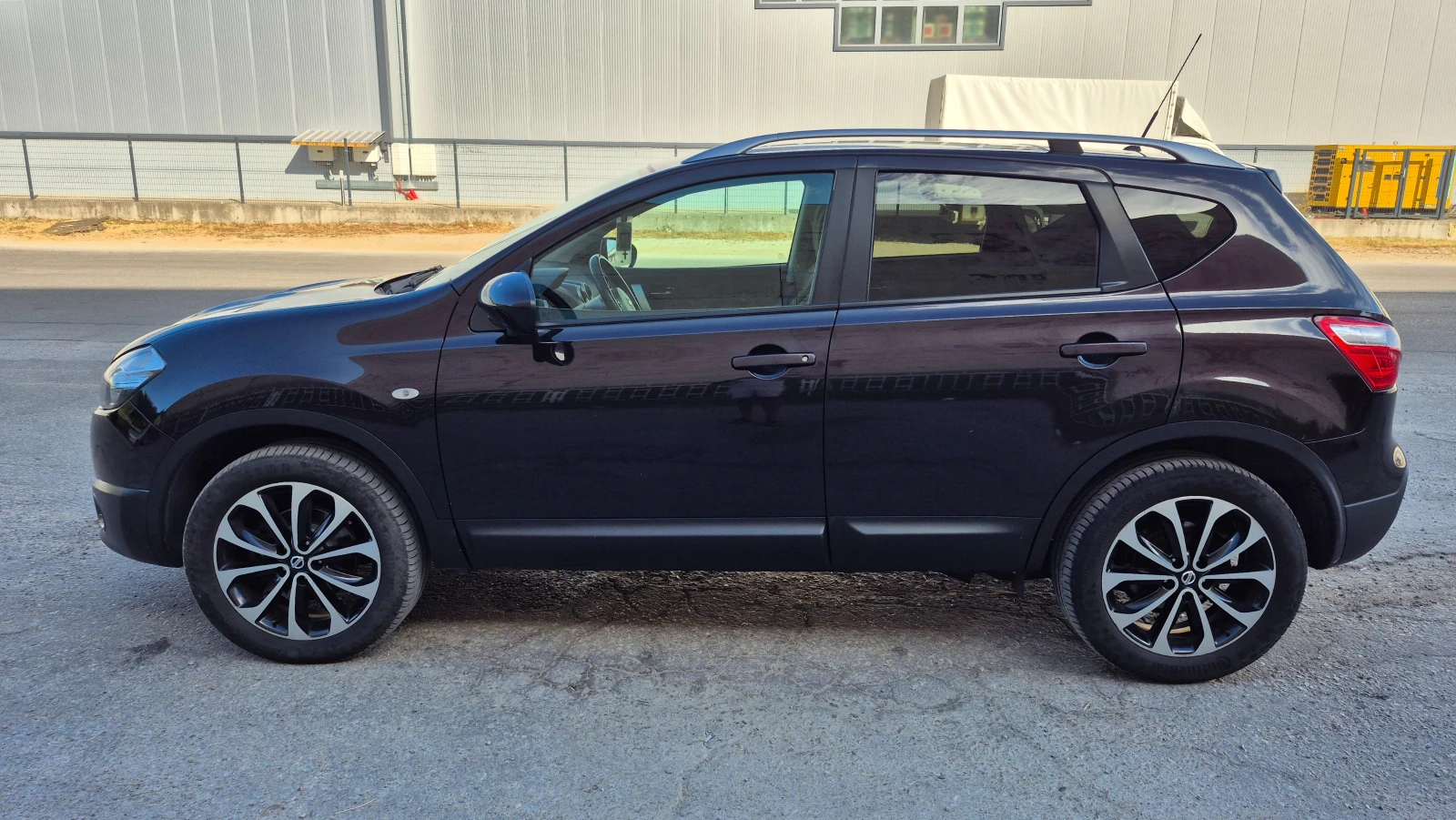 Nissan Qashqai  1.6dci 131kc FACELIFT NAVI KAMERA 360 PANORAMA, снимка 5 - Автомобили и джипове - 55729246
