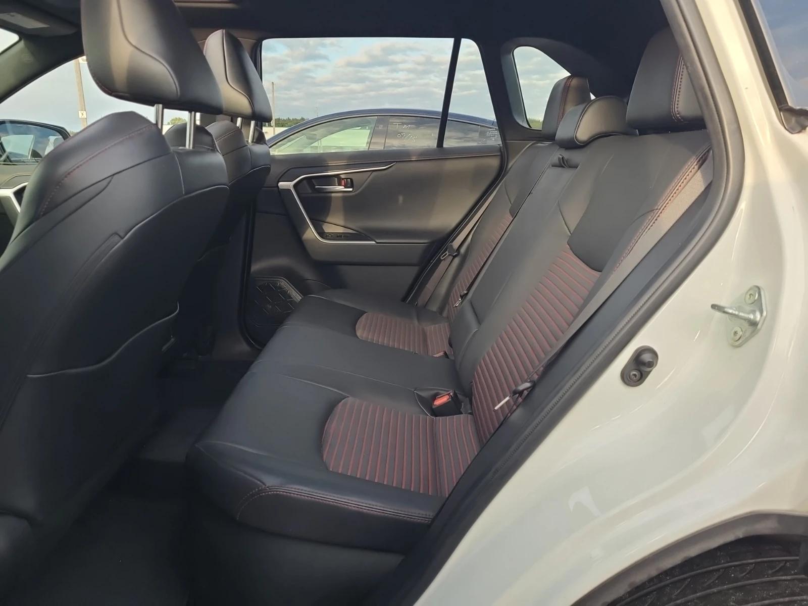 Toyota Rav4 Prime XSE Plug In Hybrid, снимка 9 - Автомобили и джипове - 56107904