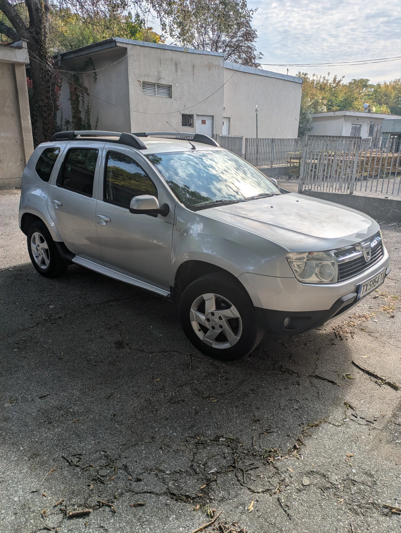 Dacia Duster, снимка 2 - Автомобили и джипове - 56438492