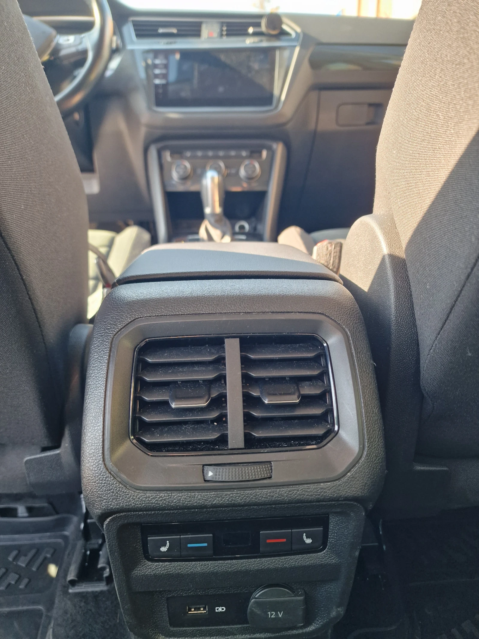 VW Tiguan, снимка 12 - Автомобили и джипове - 56456028