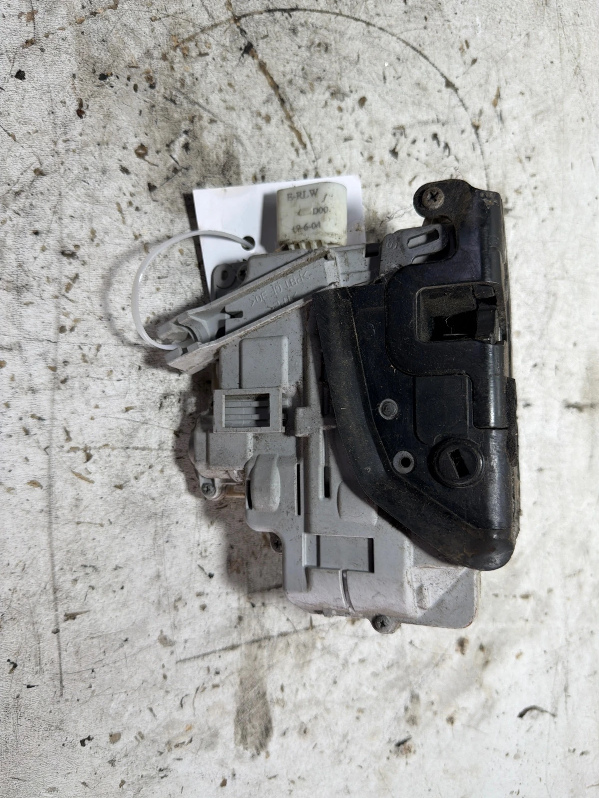 брава (задна лява) 4F0839015 Audi A6