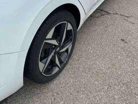 Hyundai Elantra * Ultimate * CARFAX * ПРЕДСТАВИТЕЛСТВО * ПАНОРАМА , снимка 14