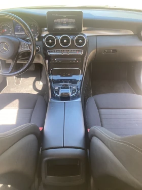 Mercedes-Benz C 220 Седан Автоматик Обслужена, снимка 16