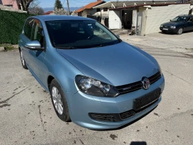VW Golf Обслужен, подгрев, Нави, парктроник  - 5100 € / 9974.73 лв. - 97175441 9