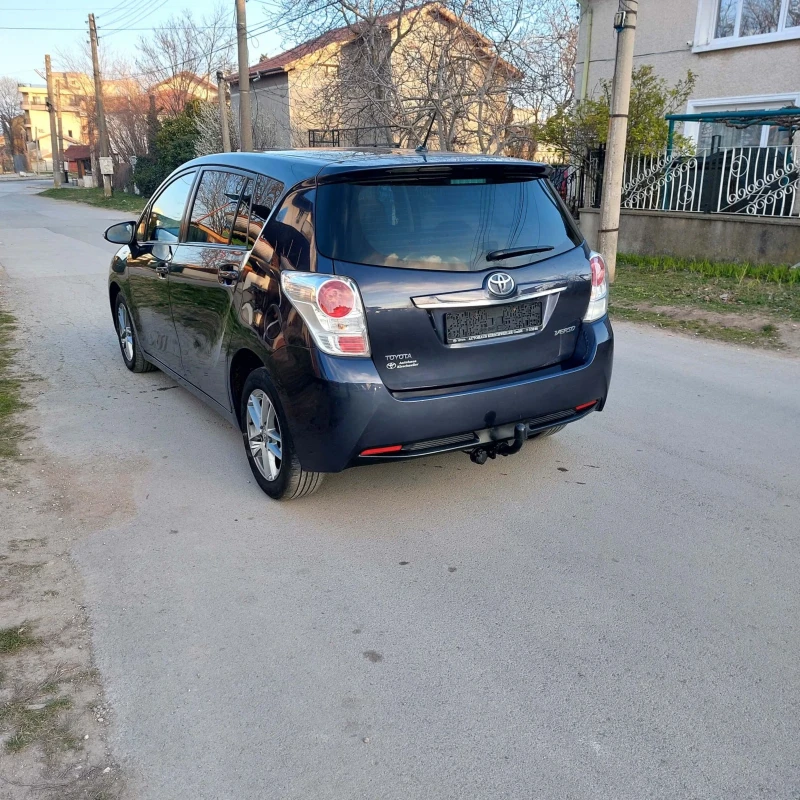 Toyota Verso 1.6 , снимка 5 - Автомобили и джипове - 47869040