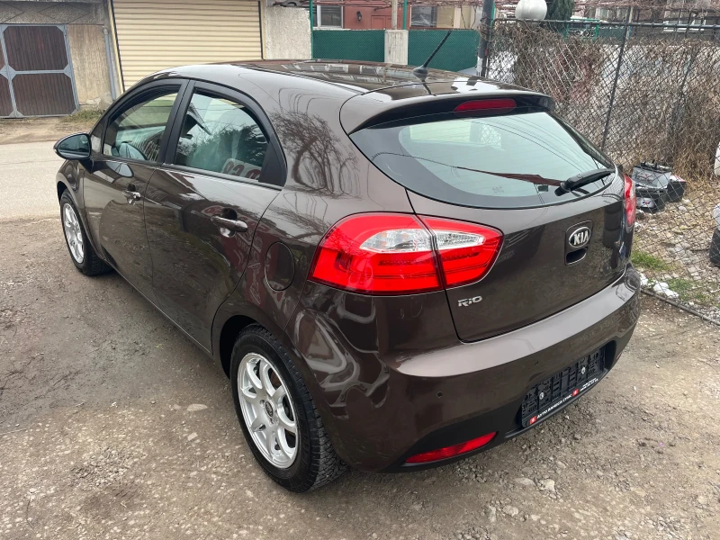 Kia Rio 1.4i - Automatic - SWISS , снимка 3 - Автомобили и джипове - 48763900