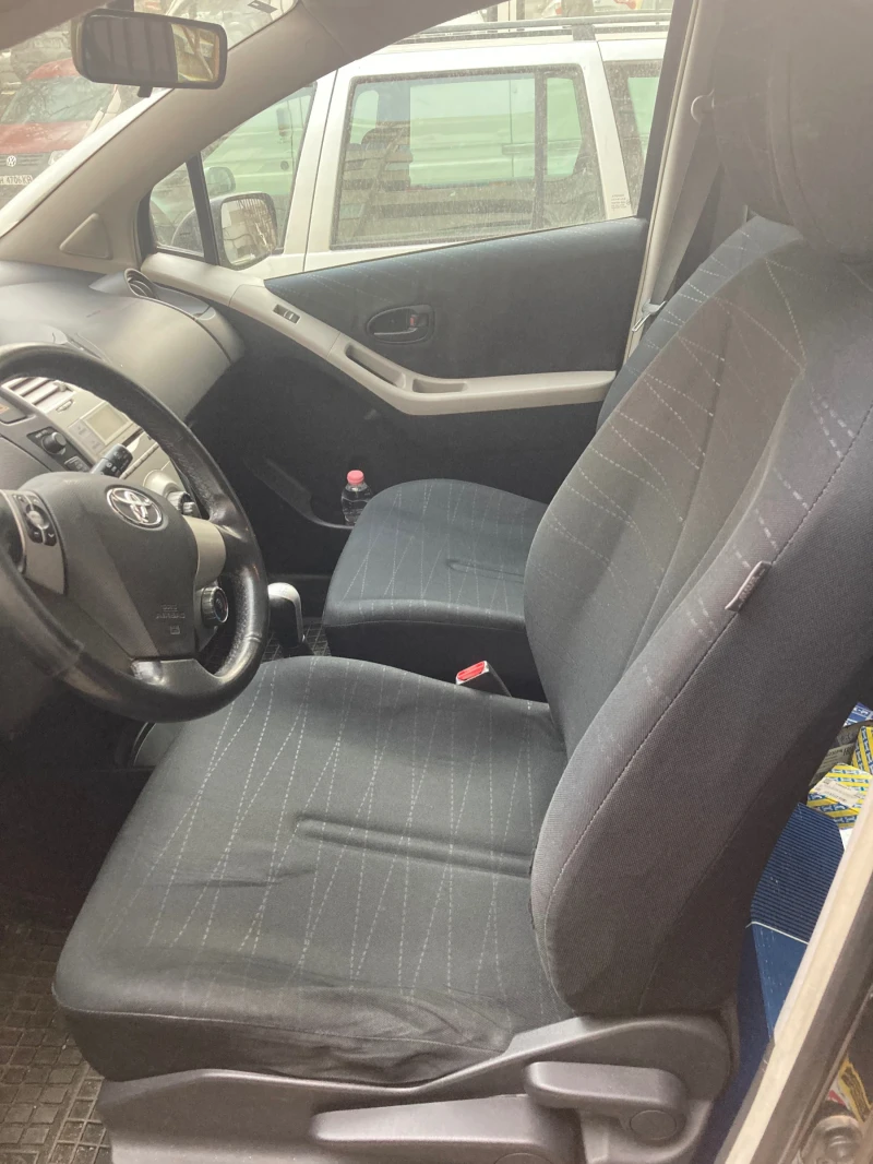 Toyota Yaris, снимка 8 - Автомобили и джипове - 52621269