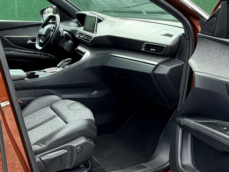 Peugeot 3008 1.6 Бензин-58хл.км-Сервизни документи , снимка 6 - Автомобили и джипове - 52571499