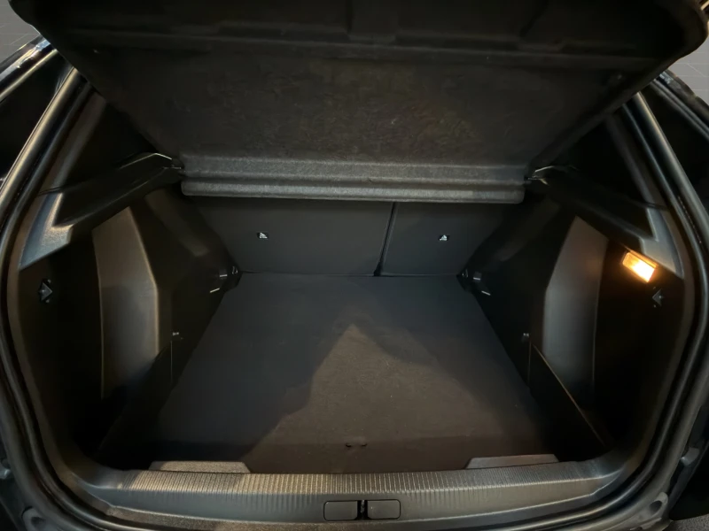 Peugeot 2008 ACTIVE 1.2 130 EAT8 EURO6 Гаранция 2 години, снимка 13 - Автомобили и джипове - 53097768