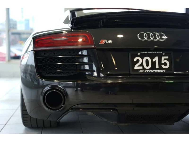 Audi R8 * CARBON PKG/V8/ AUTOMATIC * CARFAX * ЦЕНА ДО БГ, снимка 11 - Автомобили и джипове - 53526592