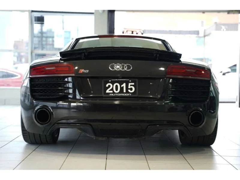 Audi R8 * CARBON PKG/V8/ AUTOMATIC * CARFAX * ЦЕНА ДО БГ, снимка 9 - Автомобили и джипове - 53526592
