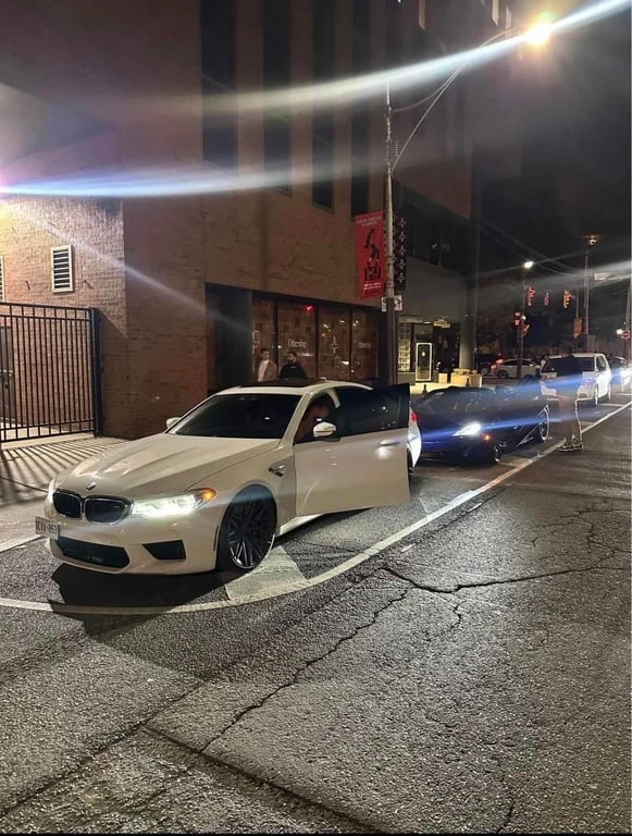 BMW M5 * Sedan * CARFAX *    | Mobile.bg   4