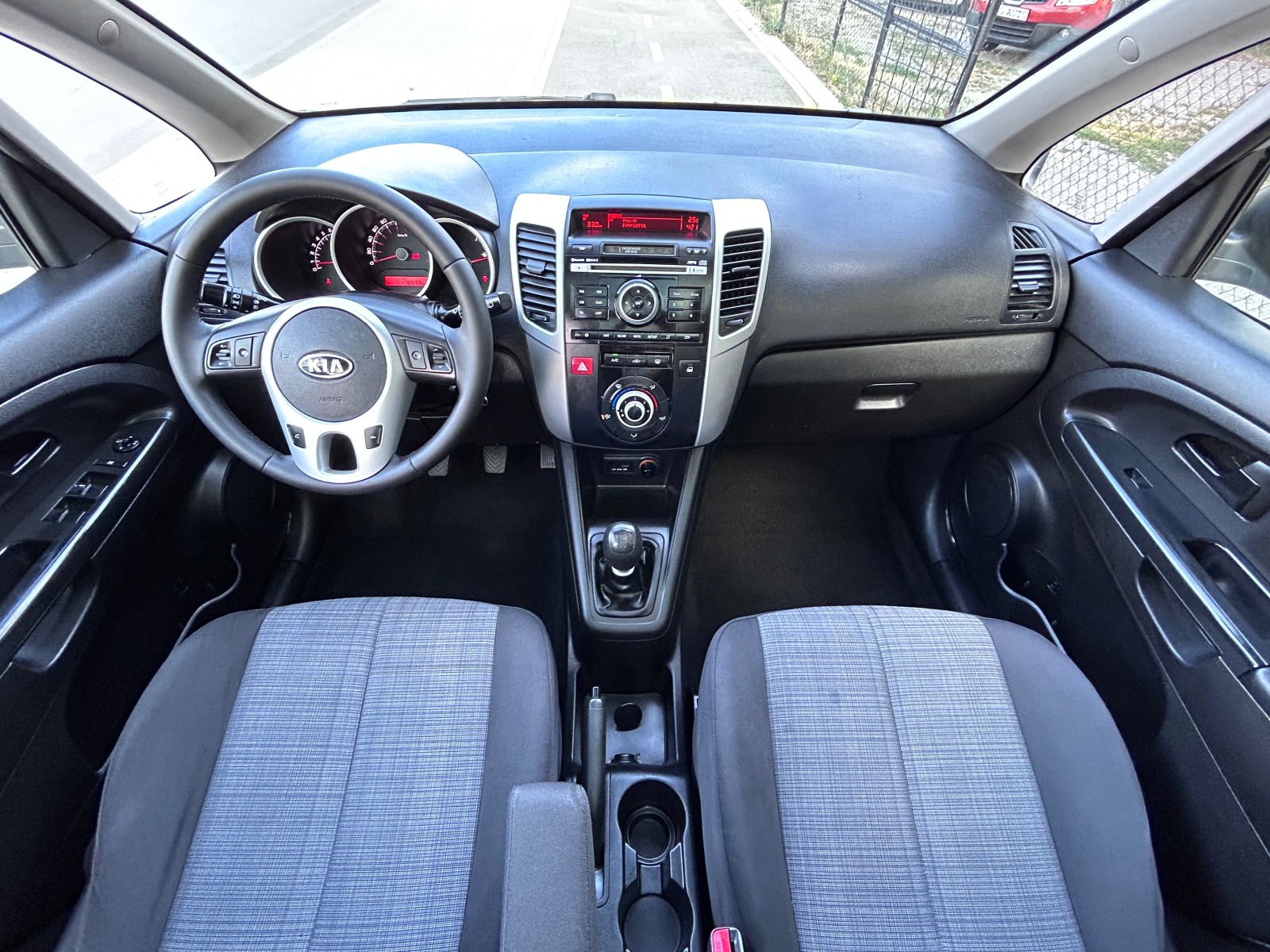 Kia Venga 1.4i/EURO 5/PANORAMA/ОТЛИЧНА  - изображение 8