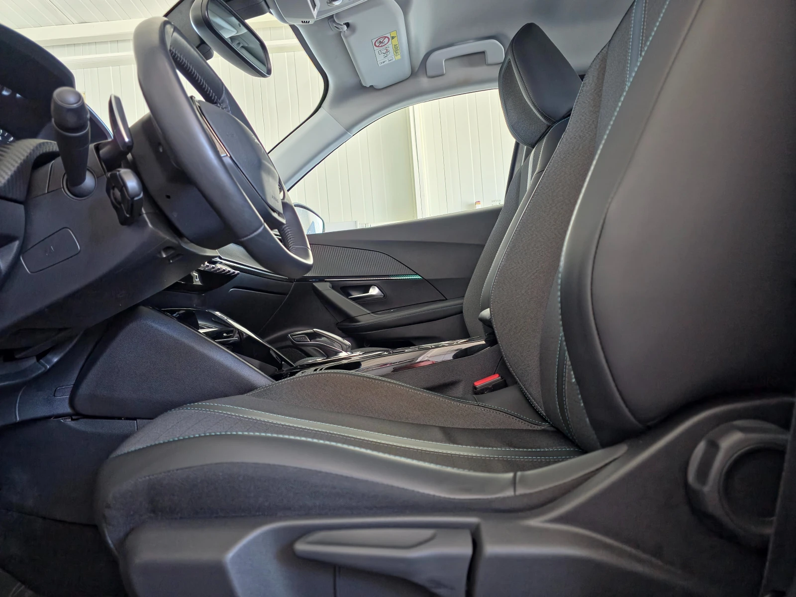 Peugeot 2008 1.5BlueHdi EAT8 ALLURE - изображение 7