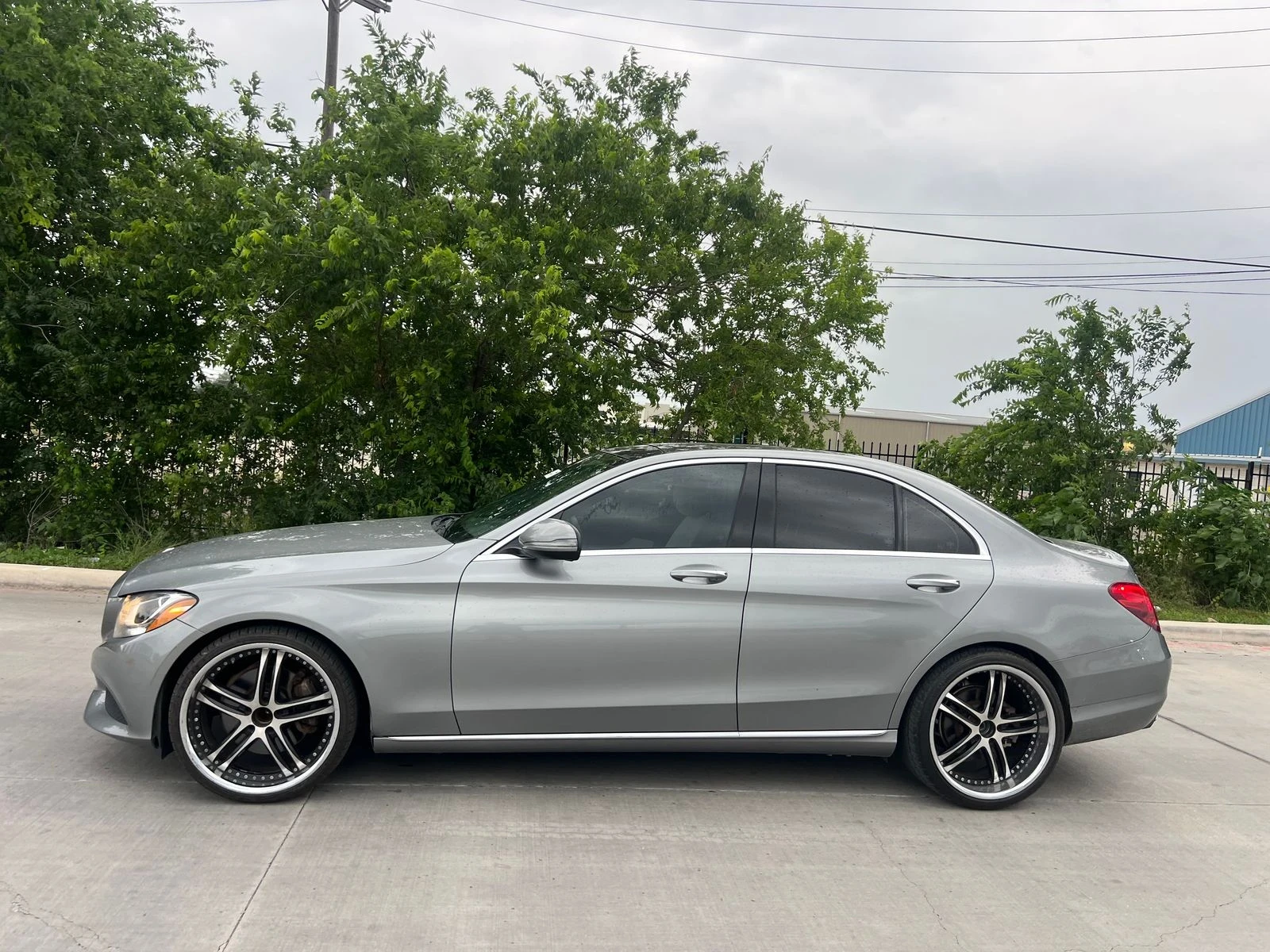 Mercedes-Benz C 300  - изображение 4