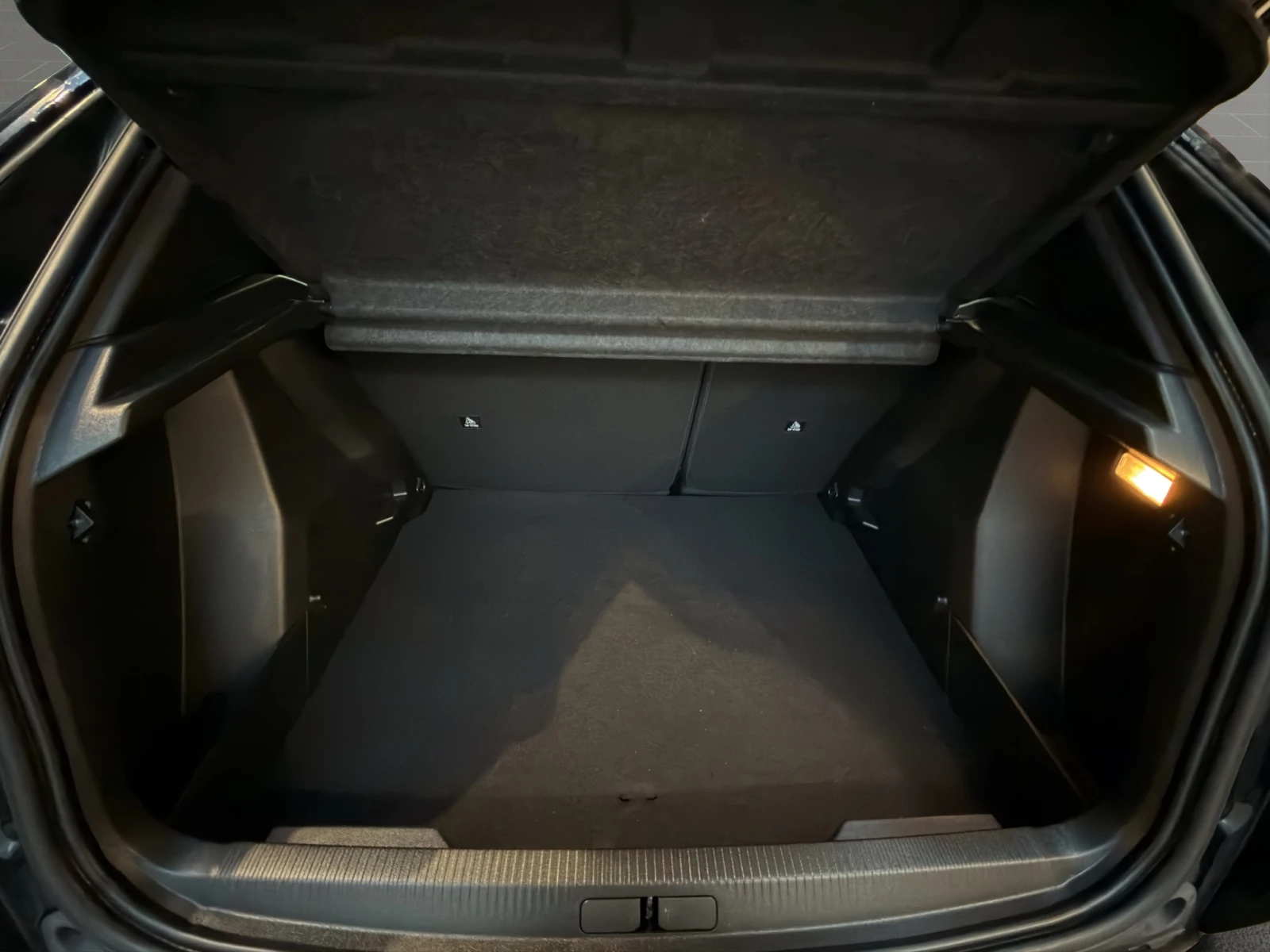 Peugeot 2008 ACTIVE 1.2 130 EAT8 EURO6 �������� 2 ������ | Mobile.bg � ����������� 13