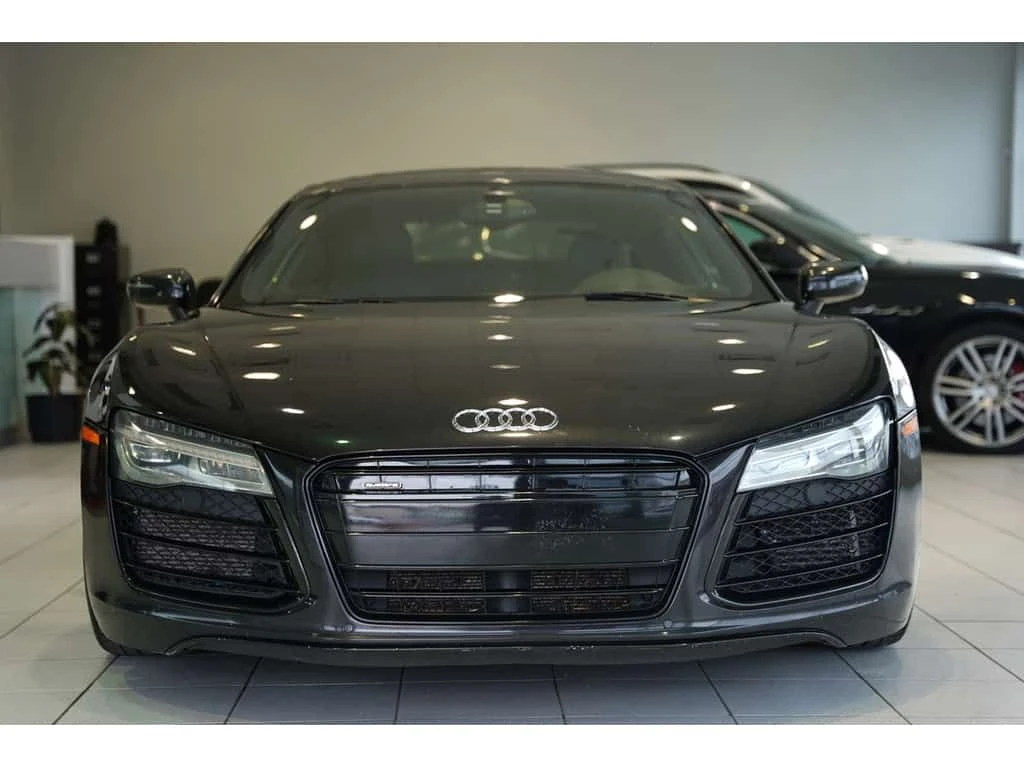 Audi R8 * CARBON PKG/V8/ AUTOMATIC * CARFAX * ЦЕНА ДО БГ - изображение 2