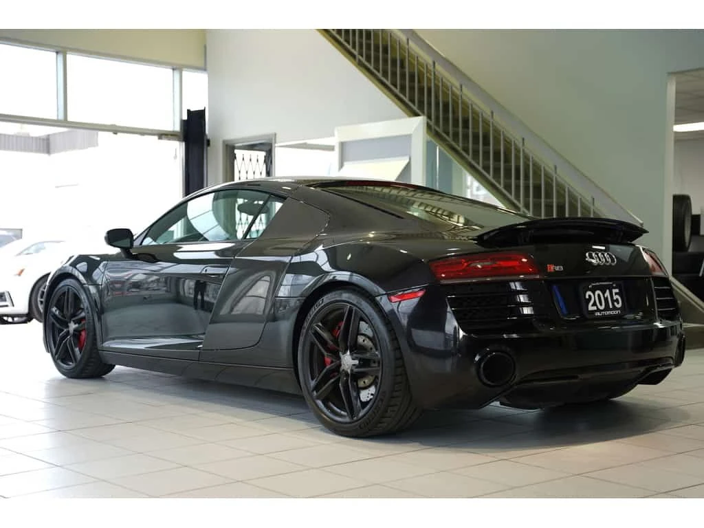 Audi R8 * CARBON PKG/V8/ AUTOMATIC * CARFAX * ЦЕНА ДО БГ - изображение 6