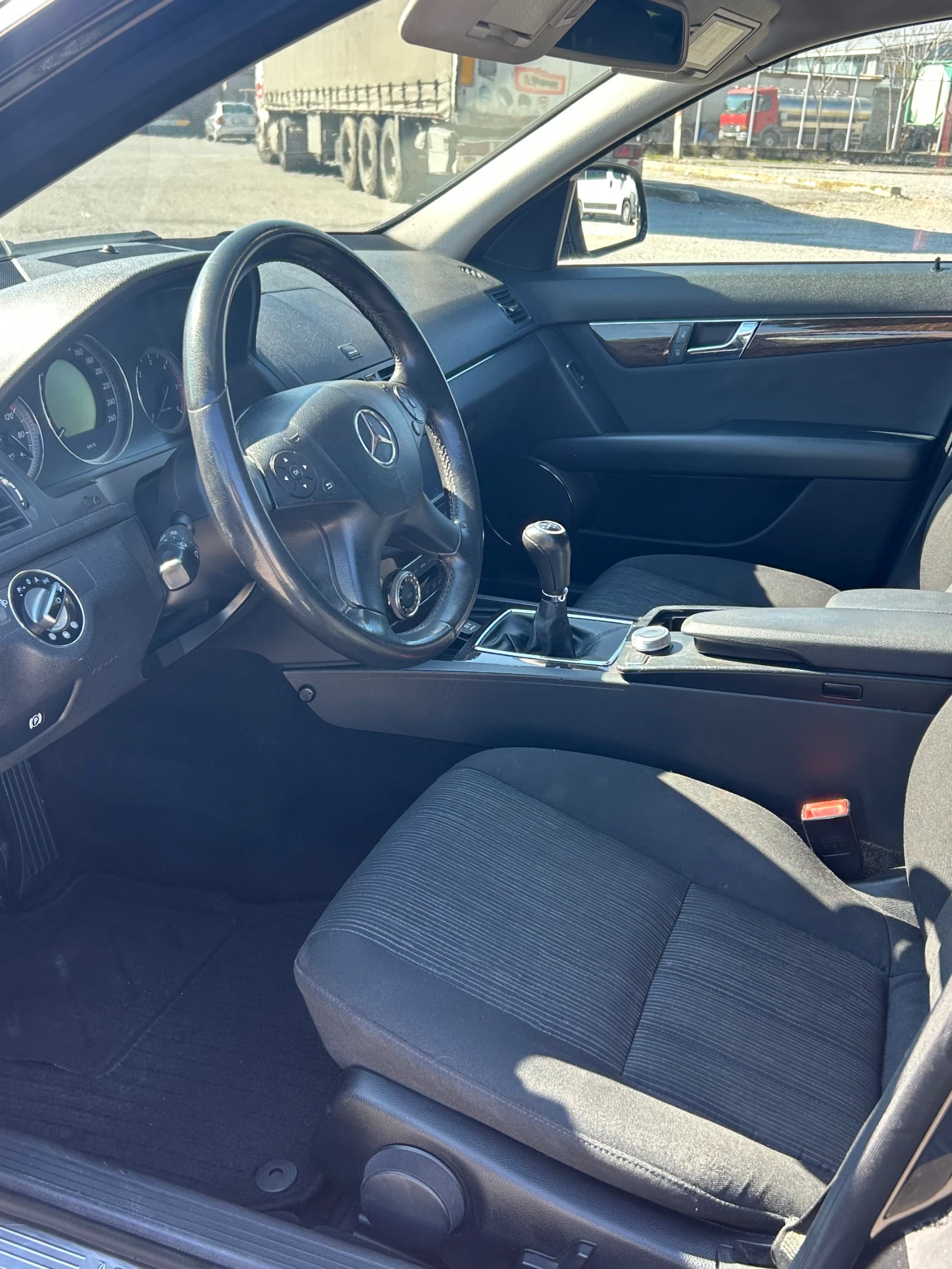 Mercedes-Benz C 220 CDI 170ps 6 скорости Топ, снимка 10 - Автомобили и джипове - 53763167