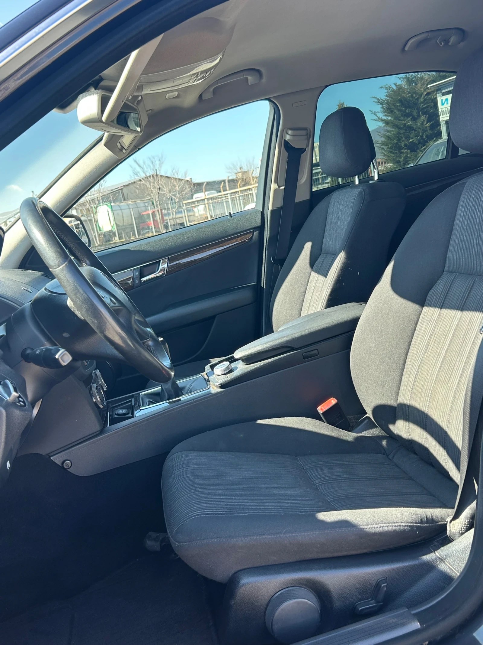 Mercedes-Benz C 220 CDI 170ps 6 скорости Топ, снимка 11 - Автомобили и джипове - 53763167