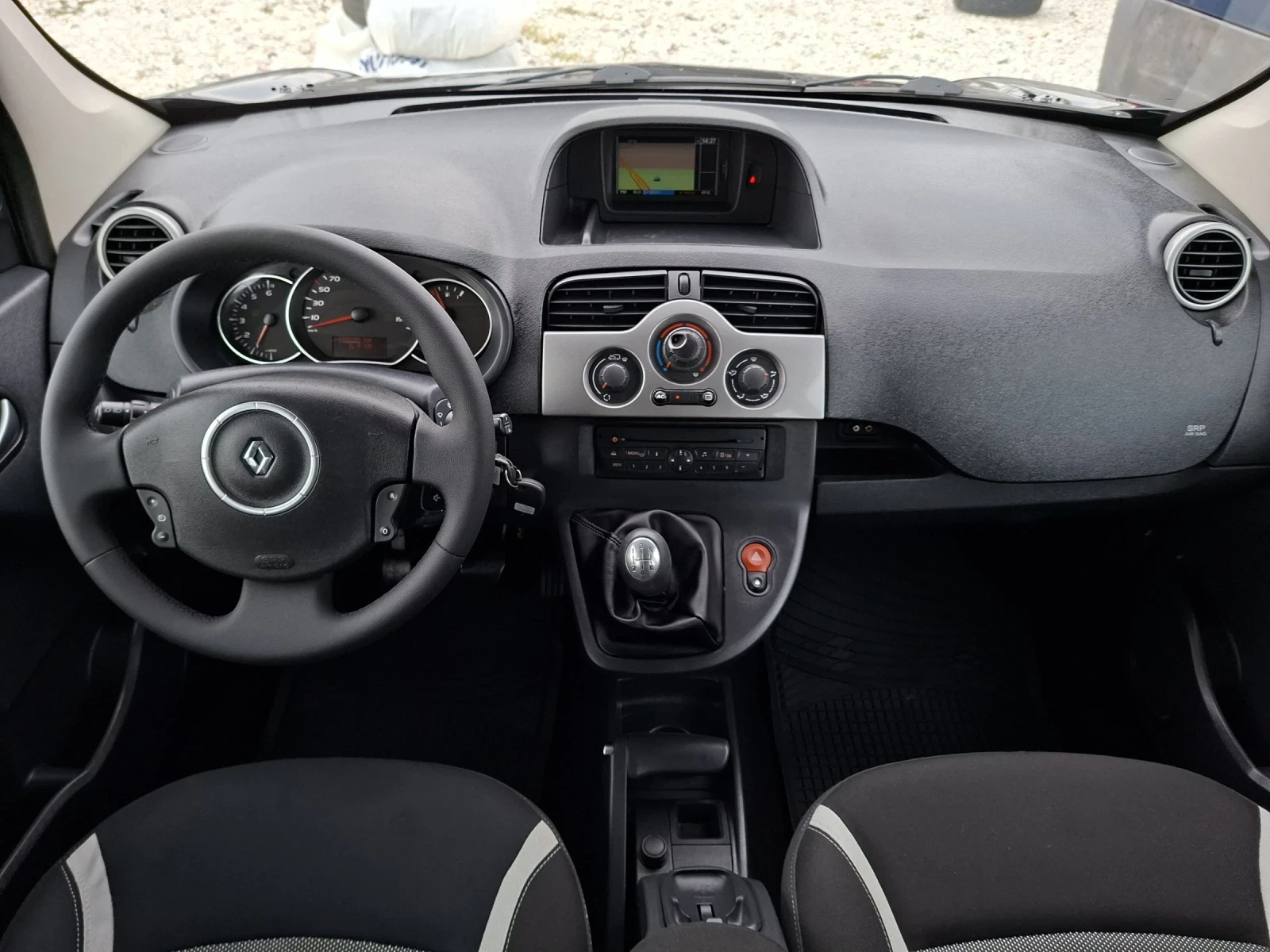 Renault Kangoo НАВИ/CRUIZE/1.5d-90/КЛИМА/БАГАЖНИК, снимка 11 - Автомобили и джипове - 54138995