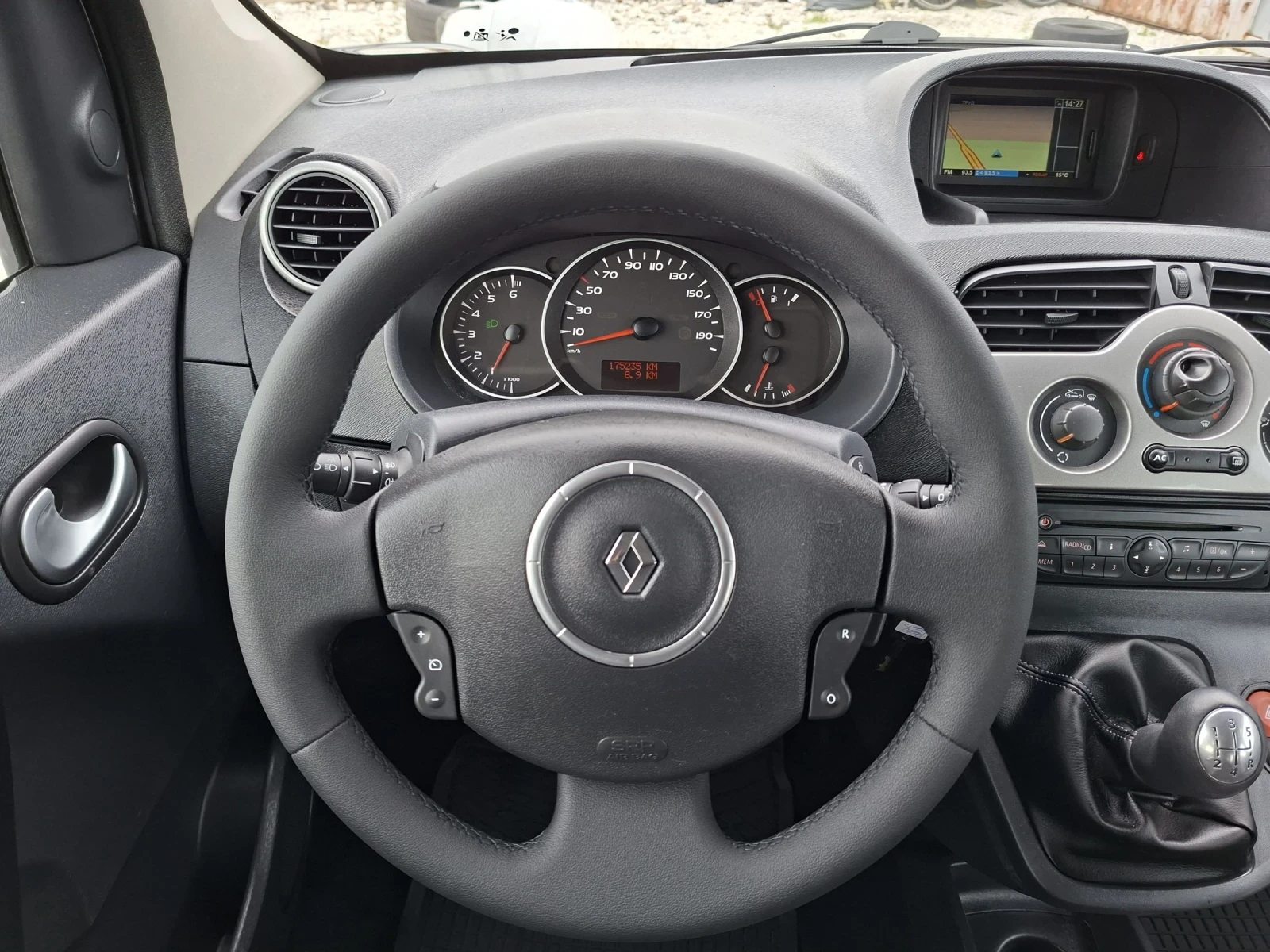 Renault Kangoo НАВИ/CRUIZE/1.5d-90/КЛИМА/БАГАЖНИК, снимка 10 - Автомобили и джипове - 54138995