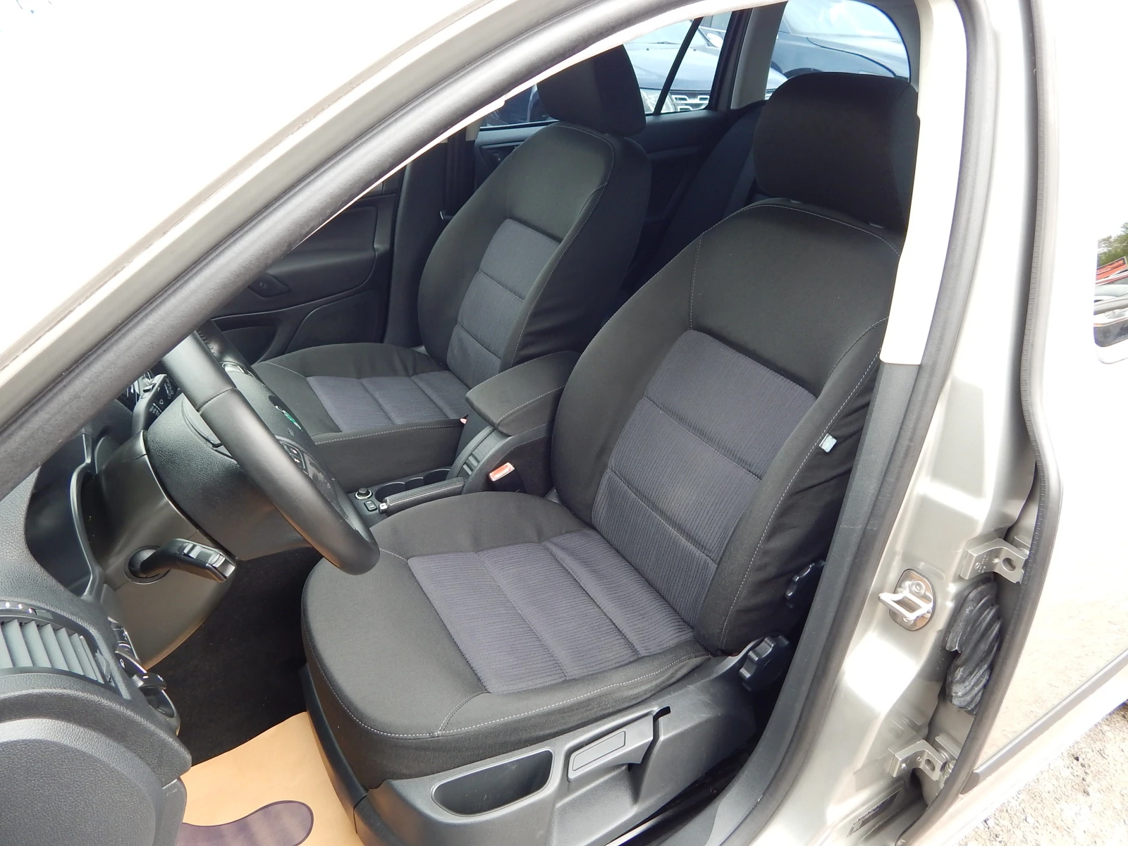 Skoda Octavia 1.9TDI* 105k.* АВТОМАТИК* , снимка 11 - Автомобили и джипове - 54218144