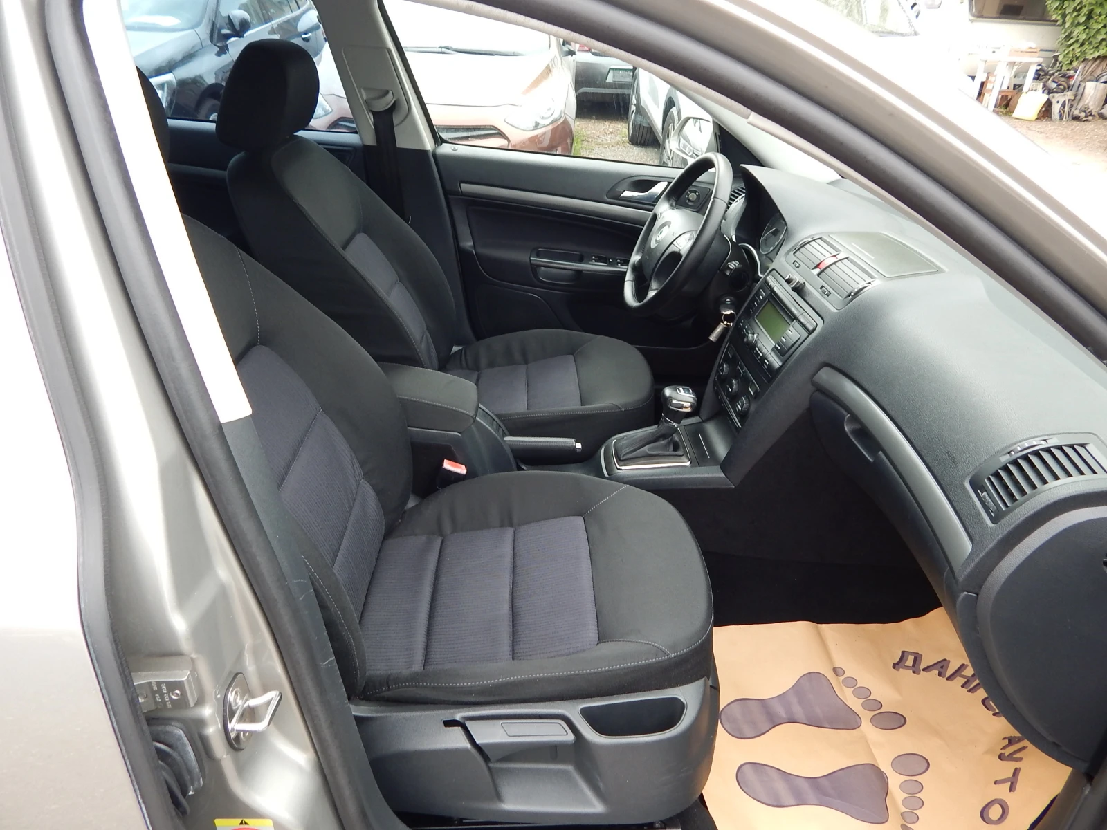 Skoda Octavia 1.9TDI* 105k.* АВТОМАТИК* , снимка 16 - Автомобили и джипове - 54218144