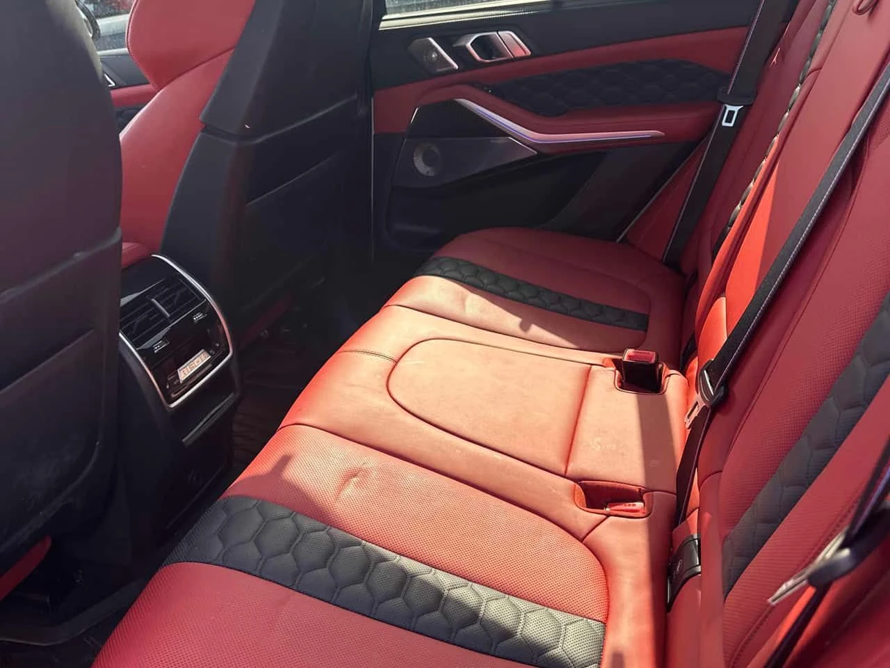 BMW X5M * Competition * ДИСТРОНИК * 360 * ЛАЗЕР * H/K, снимка 11 - Автомобили и джипове - 54418090