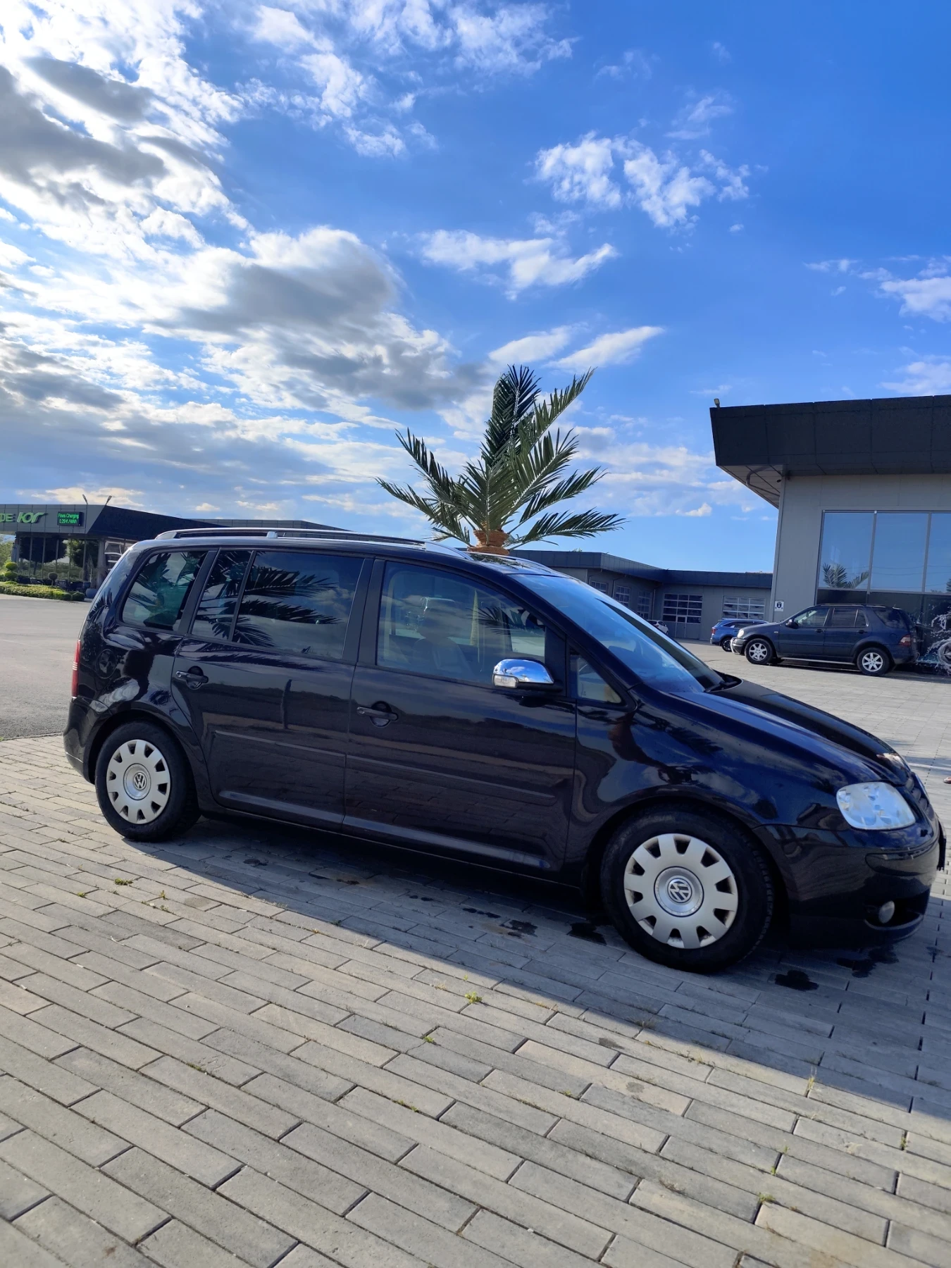 VW Touran 2.0 TDI HIGHLINE , снимка 5 - Автомобили и джипове - 54739980