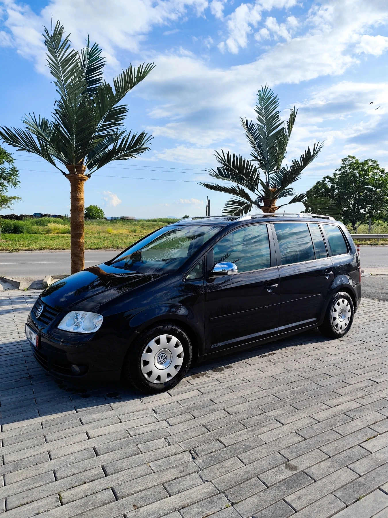 VW Touran 2.0 TDI HIGHLINE , снимка 6 - Автомобили и джипове - 54739980