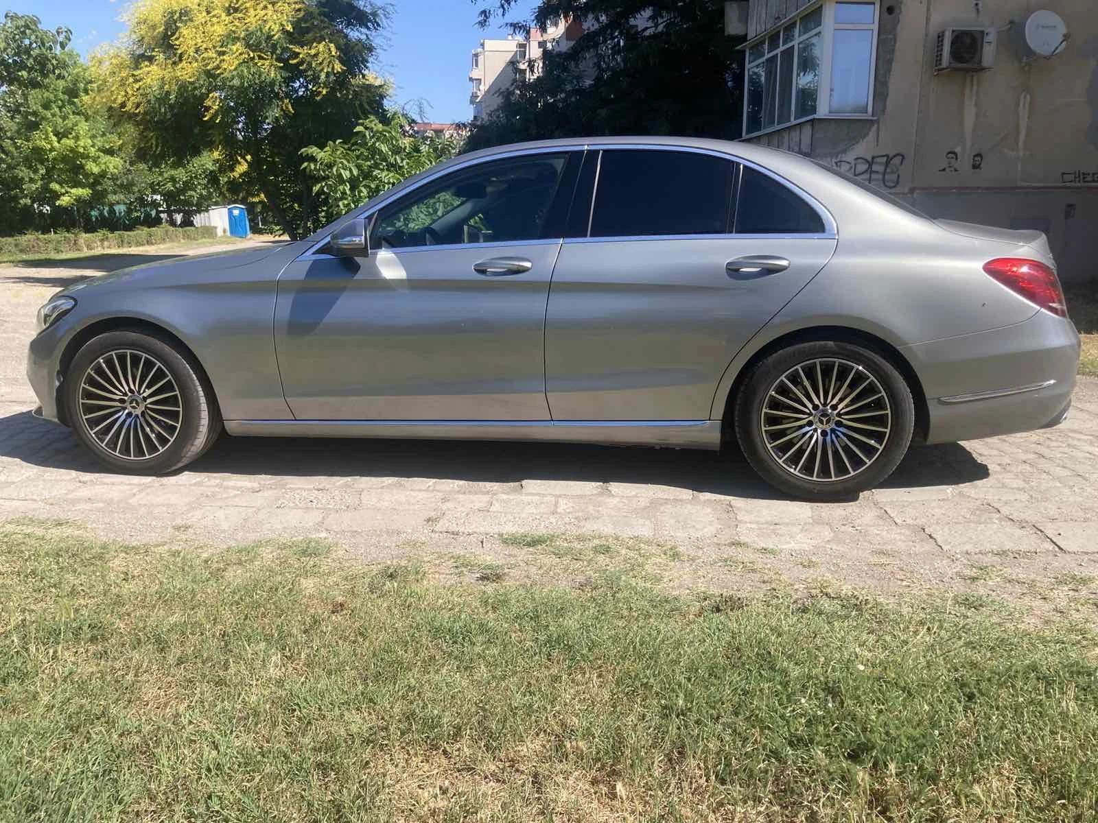 Mercedes-Benz C 220 Седан Автоматик Обслужена, снимка 7 - Автомобили и джипове - 55042159
