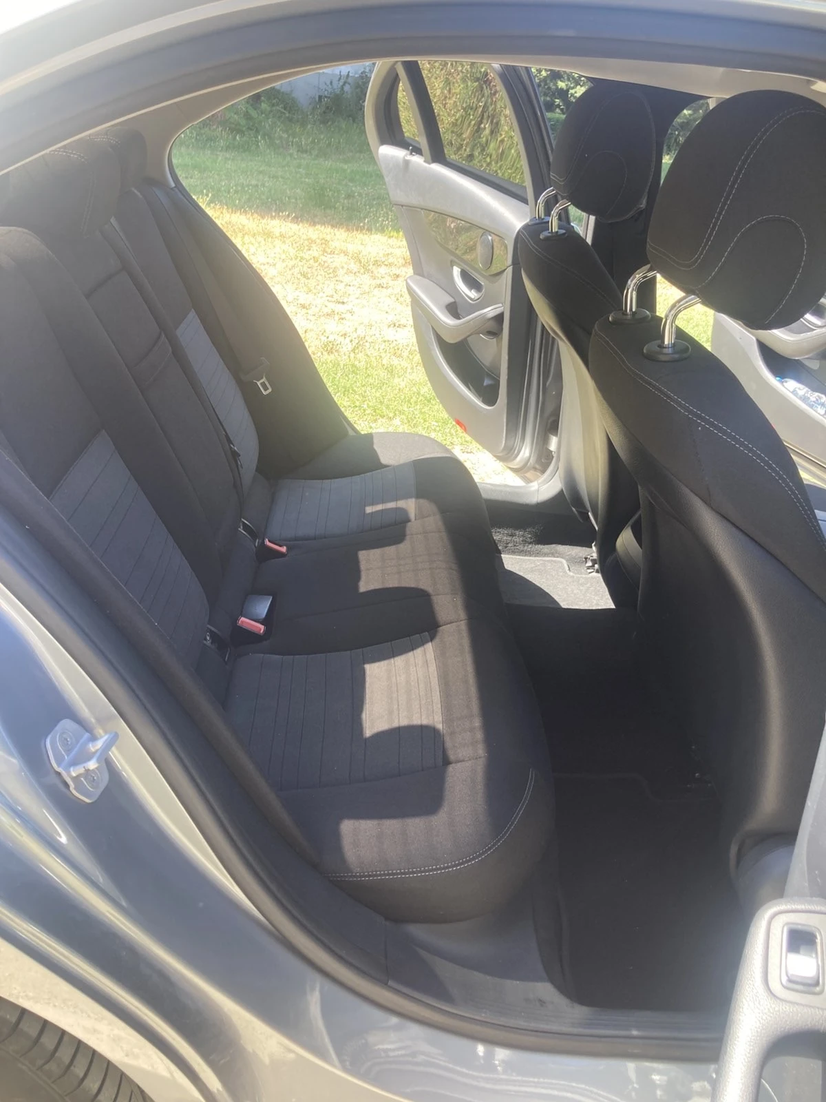 Mercedes-Benz C 220 Седан Автоматик Обслужена, снимка 14 - Автомобили и джипове - 55042159