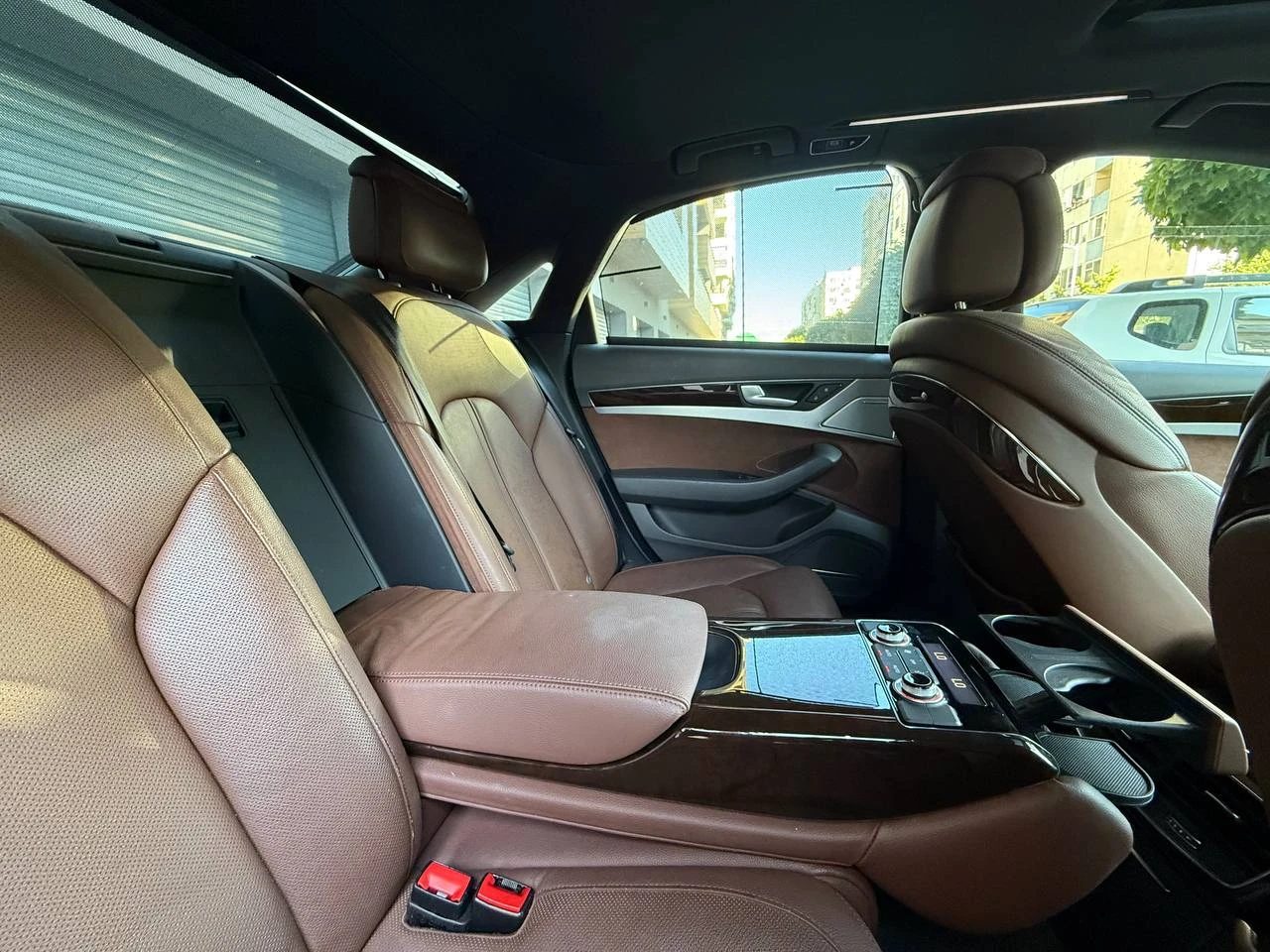 Audi A8 3.0* FULL* масаж* вакум* реални км!, снимка 12 - Автомобили и джипове - 55157620