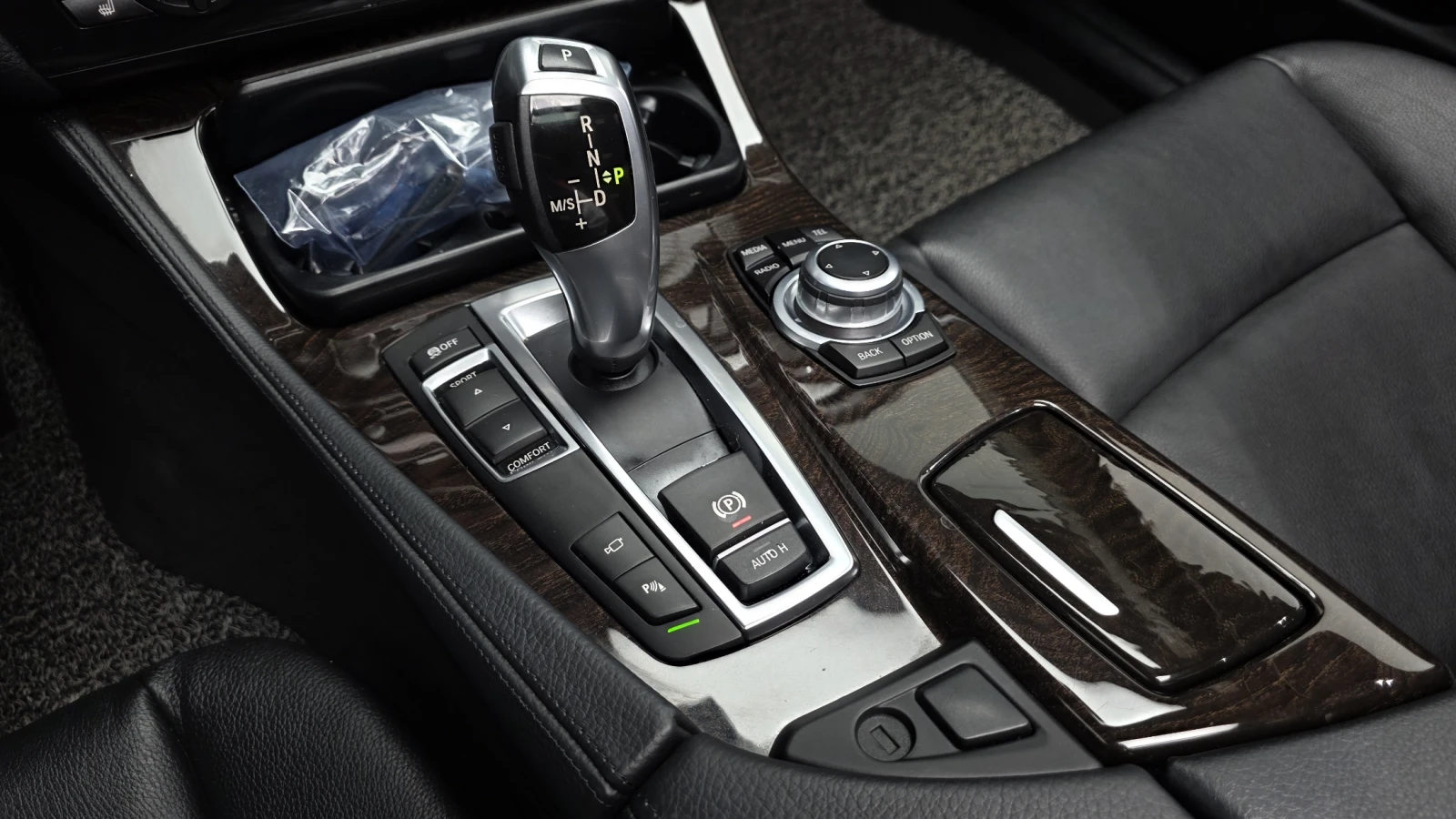 BMW 528 i, снимка 13 - Автомобили и джипове - 55405712